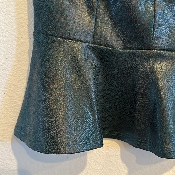 GUESS Python Peplum & Mesh Top - Small - Picture 5 of 11